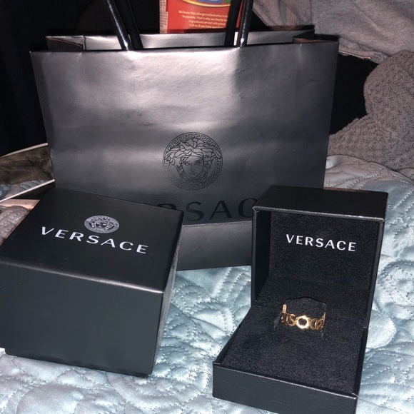 Versace ring - Picture 2 of 3